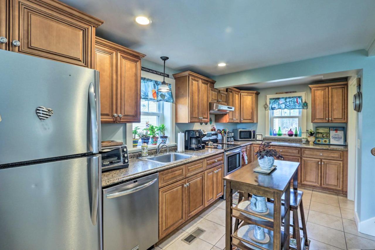 Remodeled Farmhouse In Waterford Near 2 Beaches! المظهر الخارجي الصورة