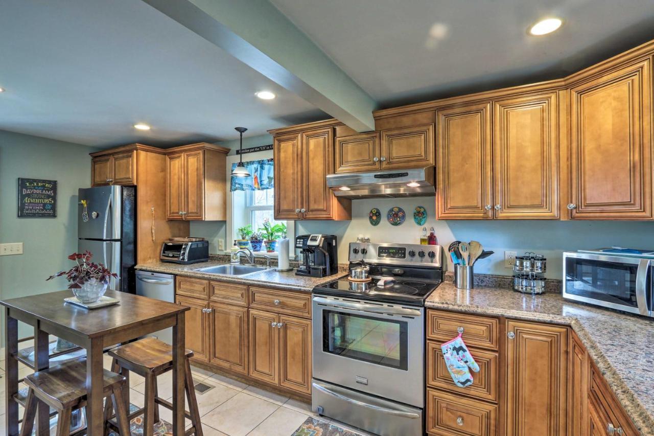 Remodeled Farmhouse In Waterford Near 2 Beaches! المظهر الخارجي الصورة