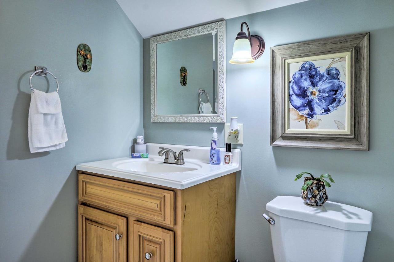Remodeled Farmhouse In Waterford Near 2 Beaches! المظهر الخارجي الصورة
